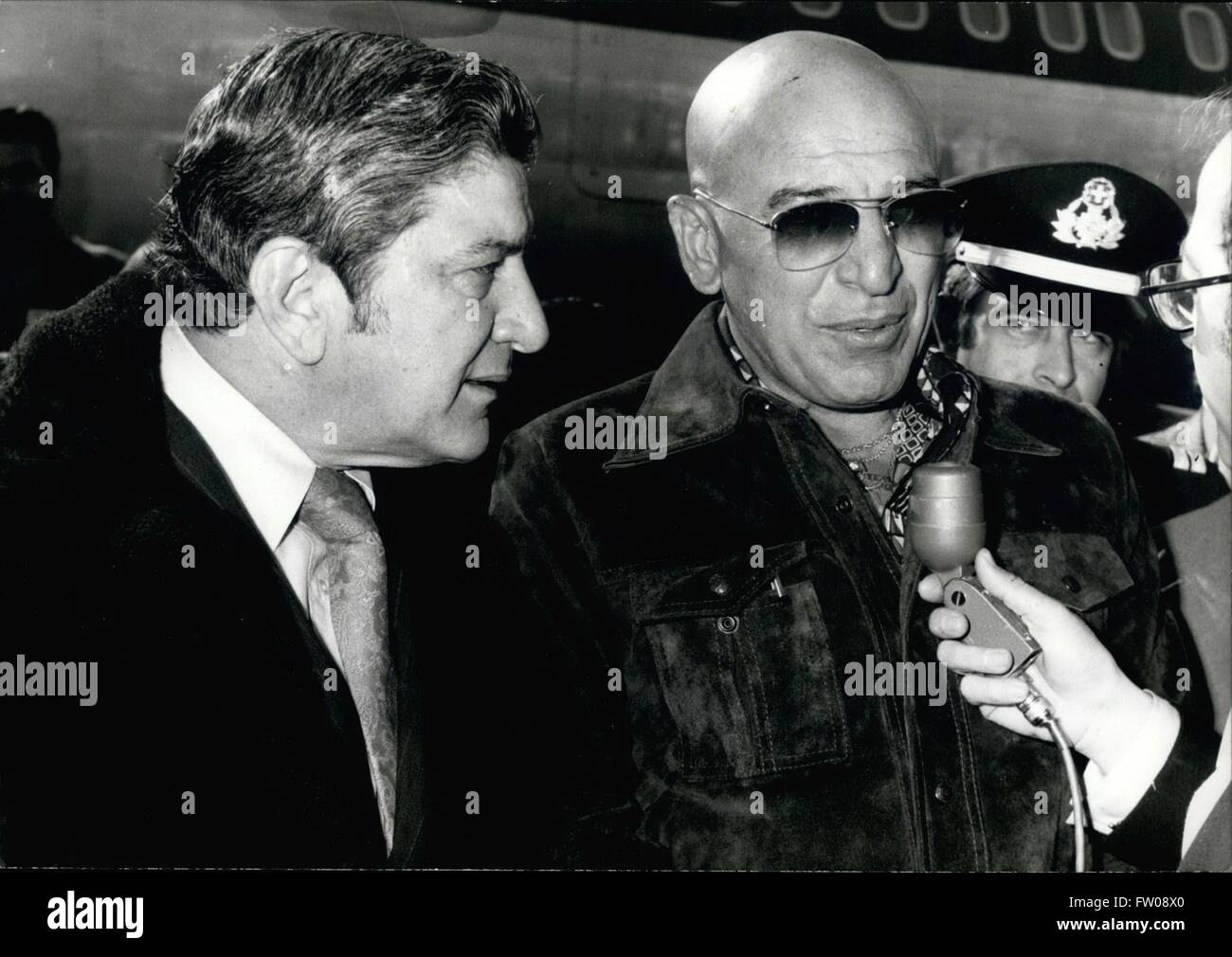 1967 - Telly Savalas with Brother Costas in Athens © Keystone Pictures USA/ZUMAPRESS.com/Alamy Live News Stock Photo
