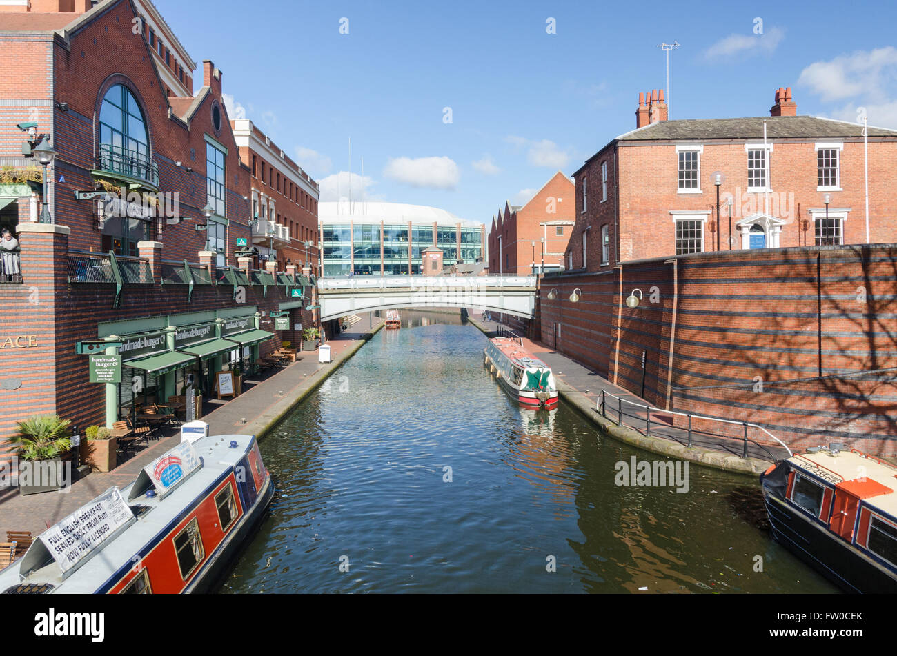Canal running through Brindley Place in Birmingham Stock Photo
