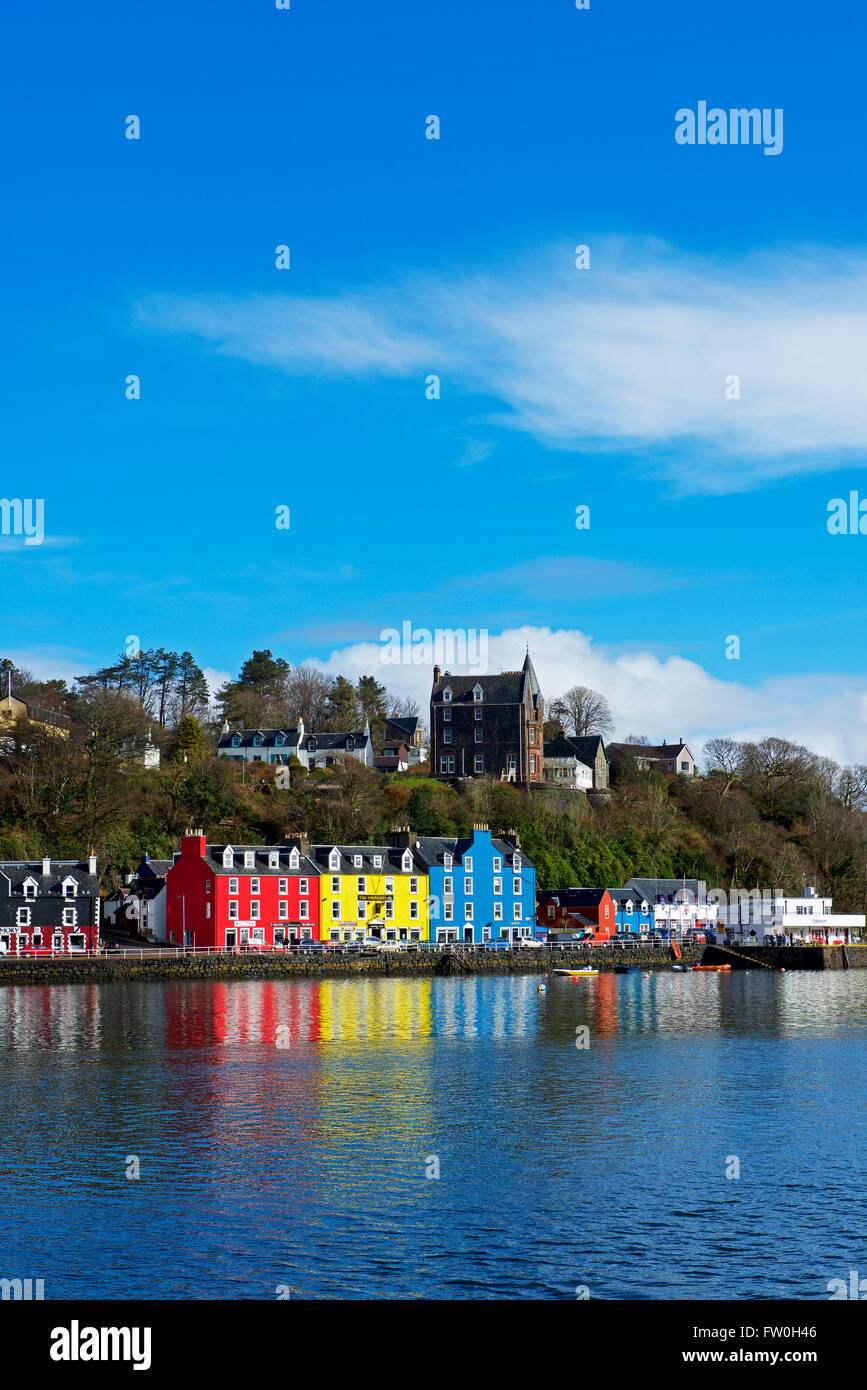 Colourful houses lining the harbour in the port of Tobermory,Isle of Mull, Inner Hebrides, Argyll and Bute, Scotland UK Stock Photo