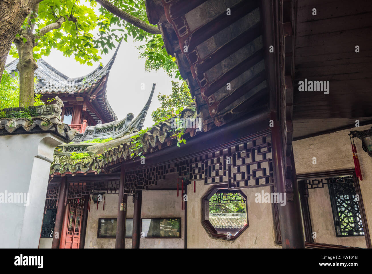 View of Traditional Chinese private garden - Yu Yuan, Shanghai, China Stock ...