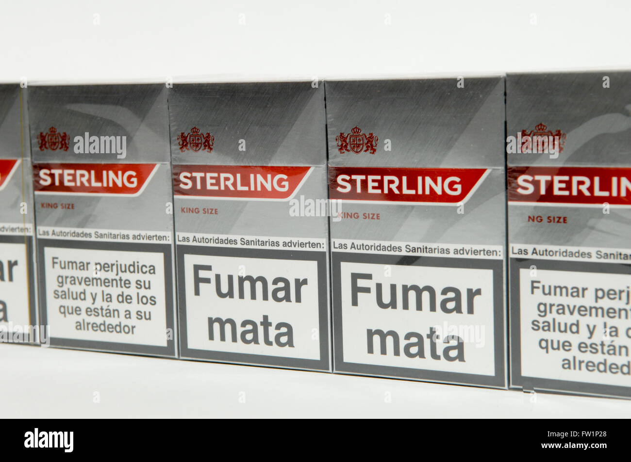 how much is 200 sterling cigarettes Selection sterling cigarettes on sale hi-res stock photography and images