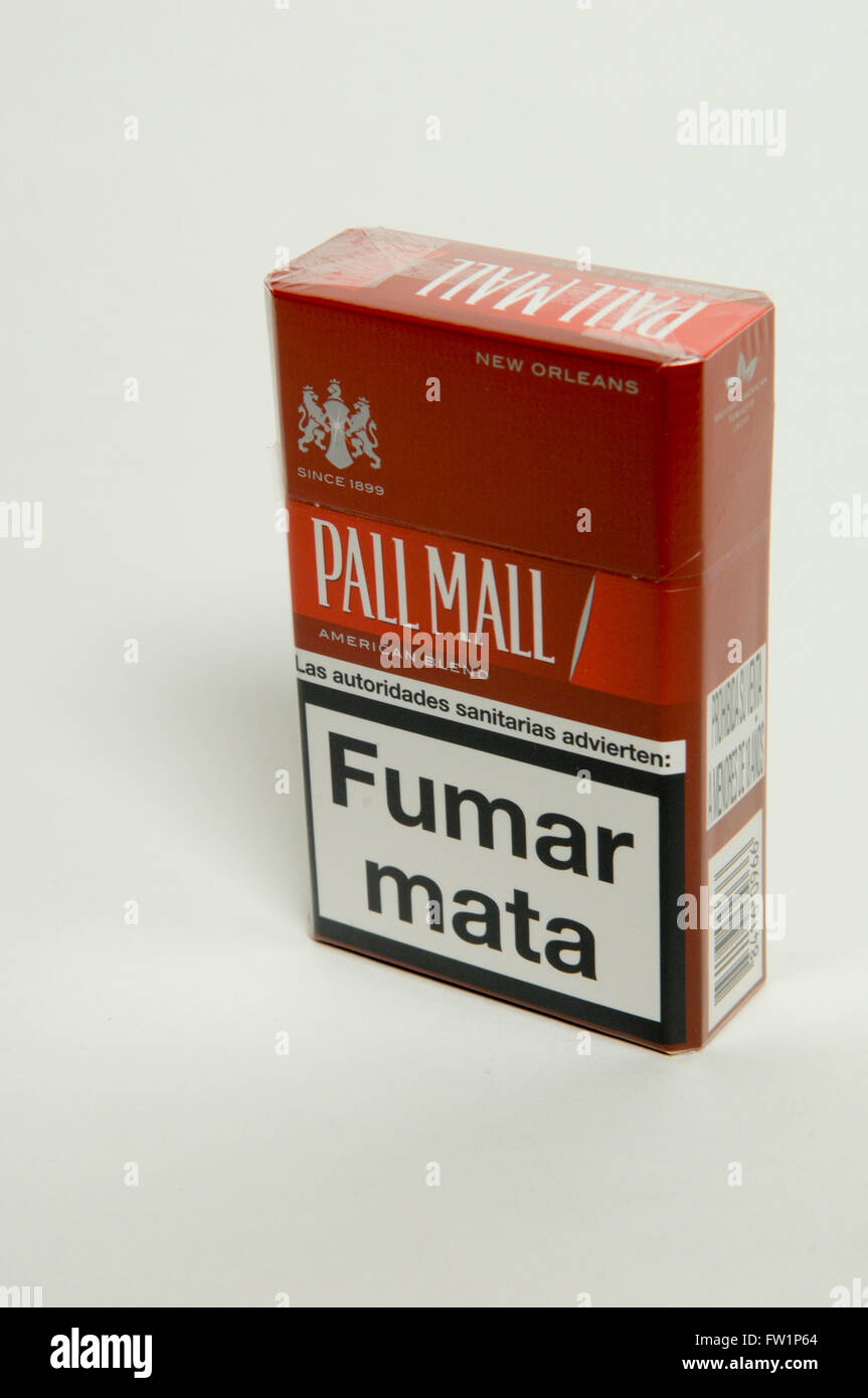 Pall Mall Cigarette Packet Stock Photo - Alamy