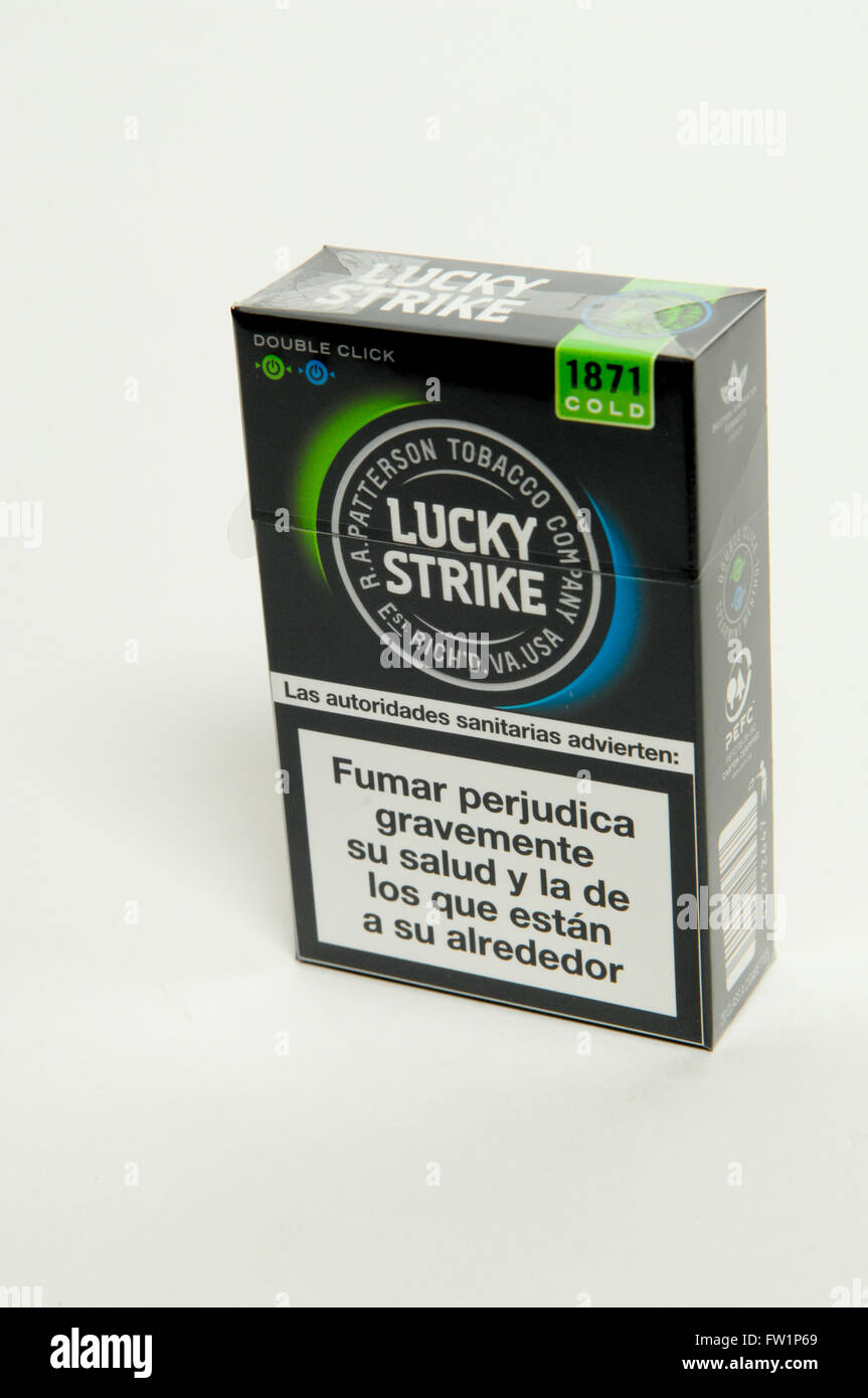Lucky strike 1871 blue cigarette hi-res stock photography and images - Alamy