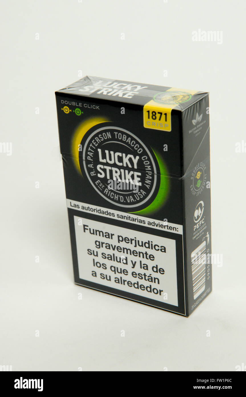 Lucky Strike 1871 Cigarettes Tobacco Packet Stock Photo - Alamy