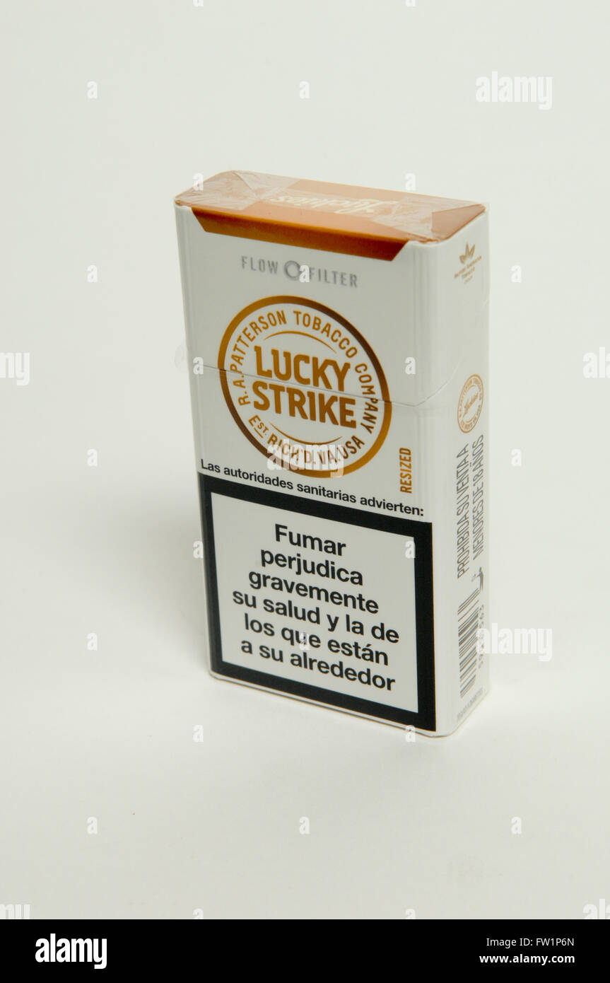 Lucky Strike Filter Cigarette Tobacco Packet Stock Photo - Alamy