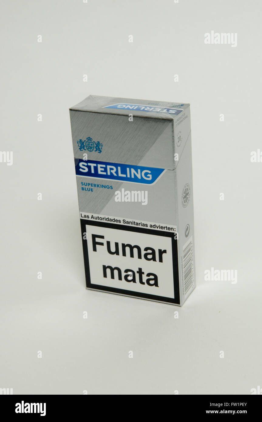 Sterling super kings cigarette packet Stock Photo Alamy