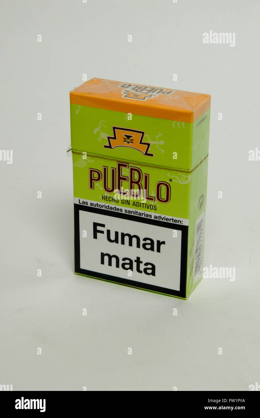 pueblo cigarettes Pueblo loose additve free hand rolling tobacco Stock Photo