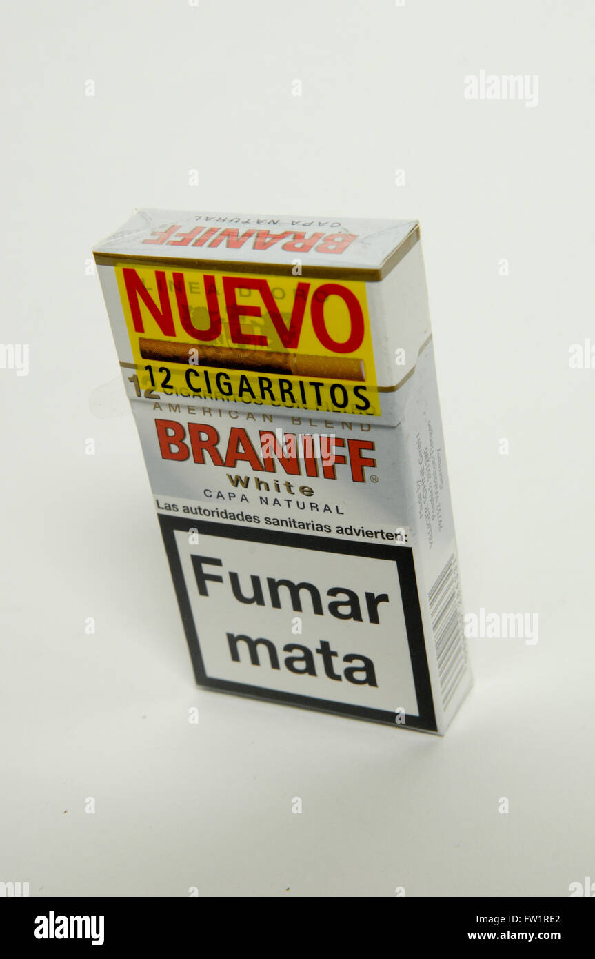 braniff cigarettes Braniff White Capa Natural Tobacco Stock Photo