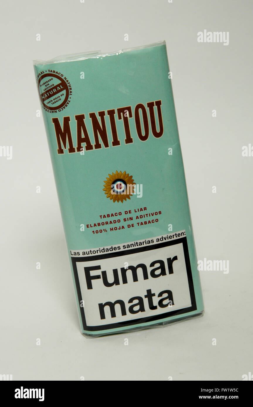 manitou tobacco difference Manitou hand rolling tobacco packet hi-res stock photography and images