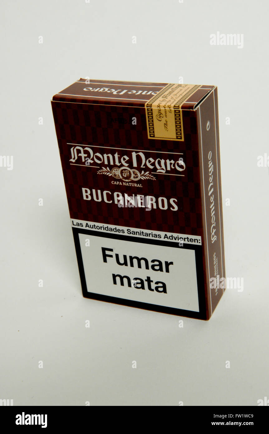 what cigarettes are sold in spain Spain smoke cigarette tobacco hi-res stock photography and images - Page 13