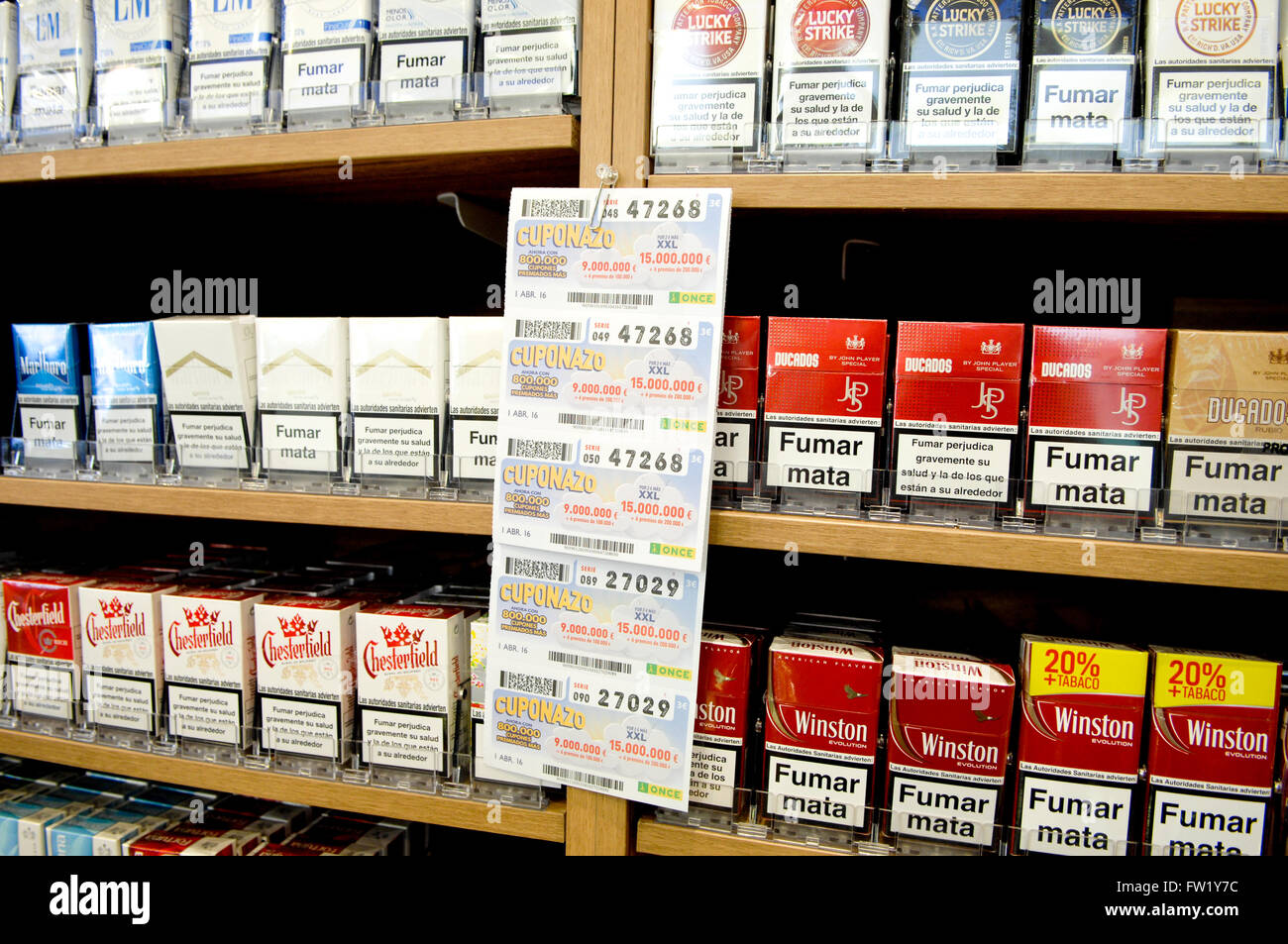 Spain smoke cigarette tobacco hi-res stock photography and images - Page 5 