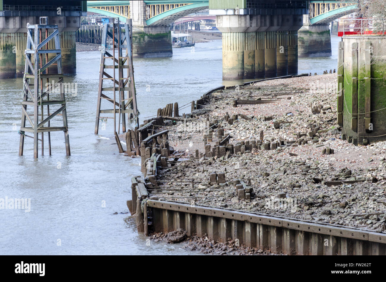 Thames at low tide hires stock photography and images Alamy