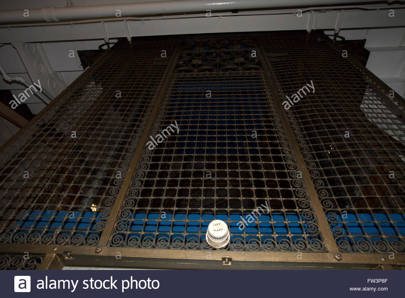 Elevator Descending High Resolution Stock Photography and Images Alamy
