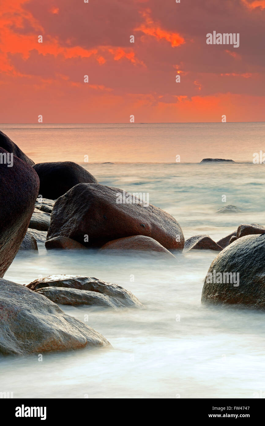Sonnenuntergang am Anse Lazio, Langzeitbelichtung, Insel Praslin, Seychellen Stock Photo