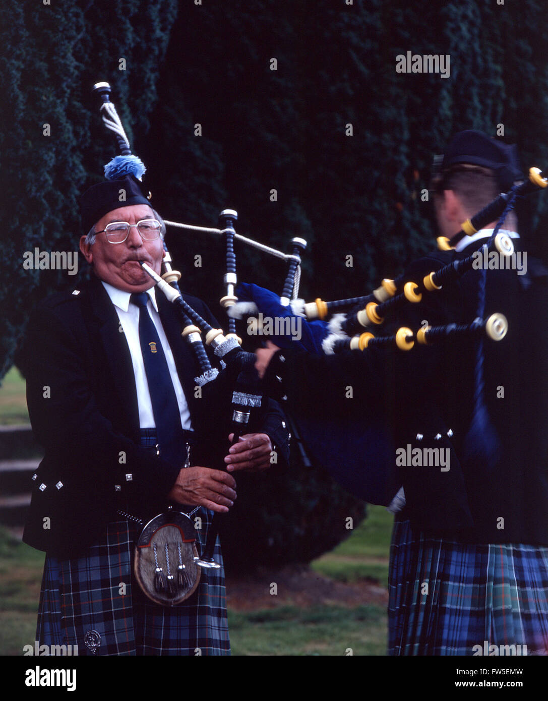 Bagpipe playing hires stock photography and images Alamy