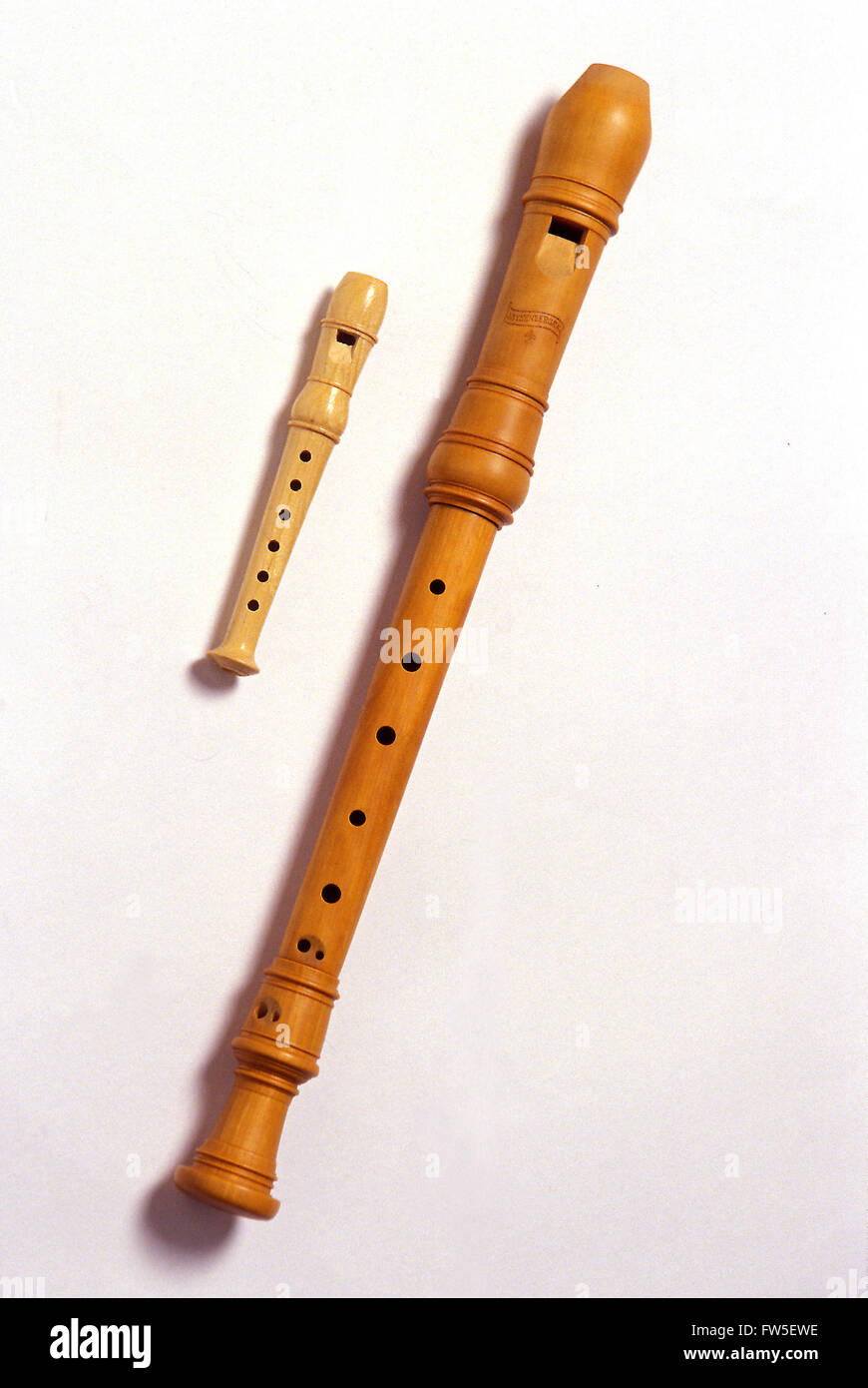 INST - WOODWIND -RECORDER -Descant and baby recorders. Descant (by Moeck),  baby recorder (modern) #GJ 19 / 20 Stock Photo - Alamy