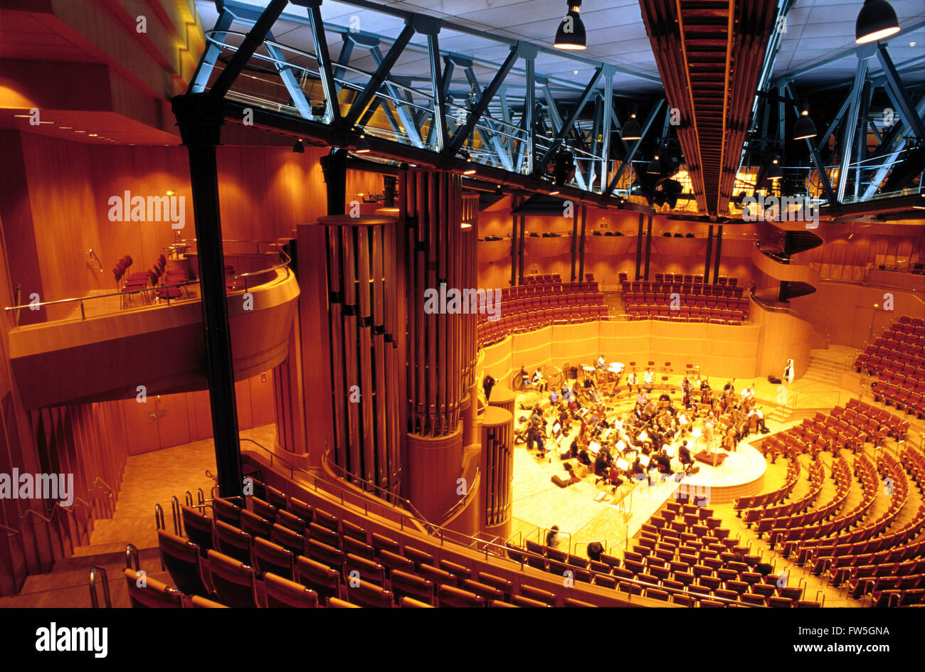 Cologne - Kölner Philharmonie    Auditorium with Orchestra rehearsing, Academy of St. Martin’s In The Fields, Neville Marriner Stock Photo