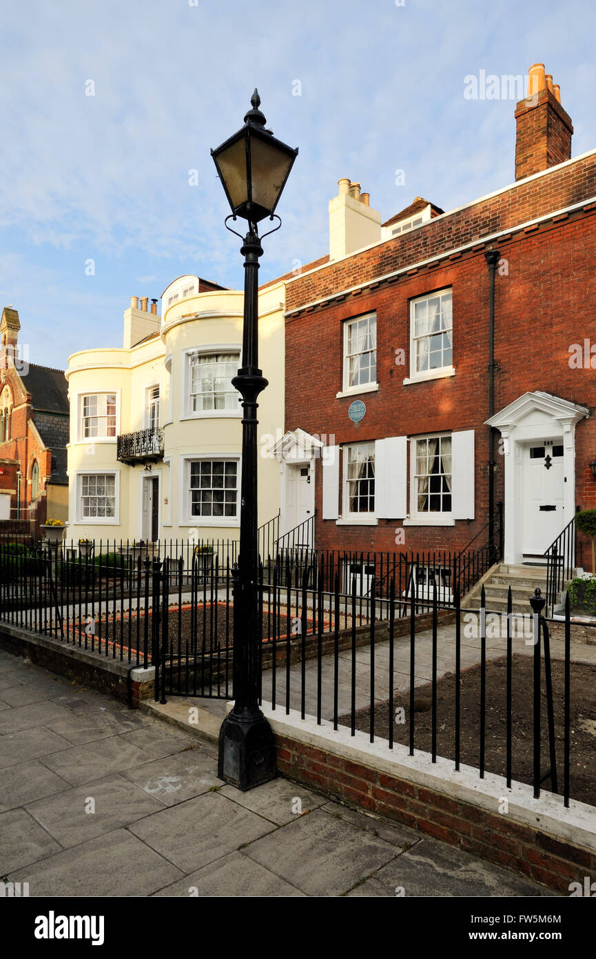 Facade At Dawn Of 1 Mile End Terrace The Charles Dickens Birthplace 