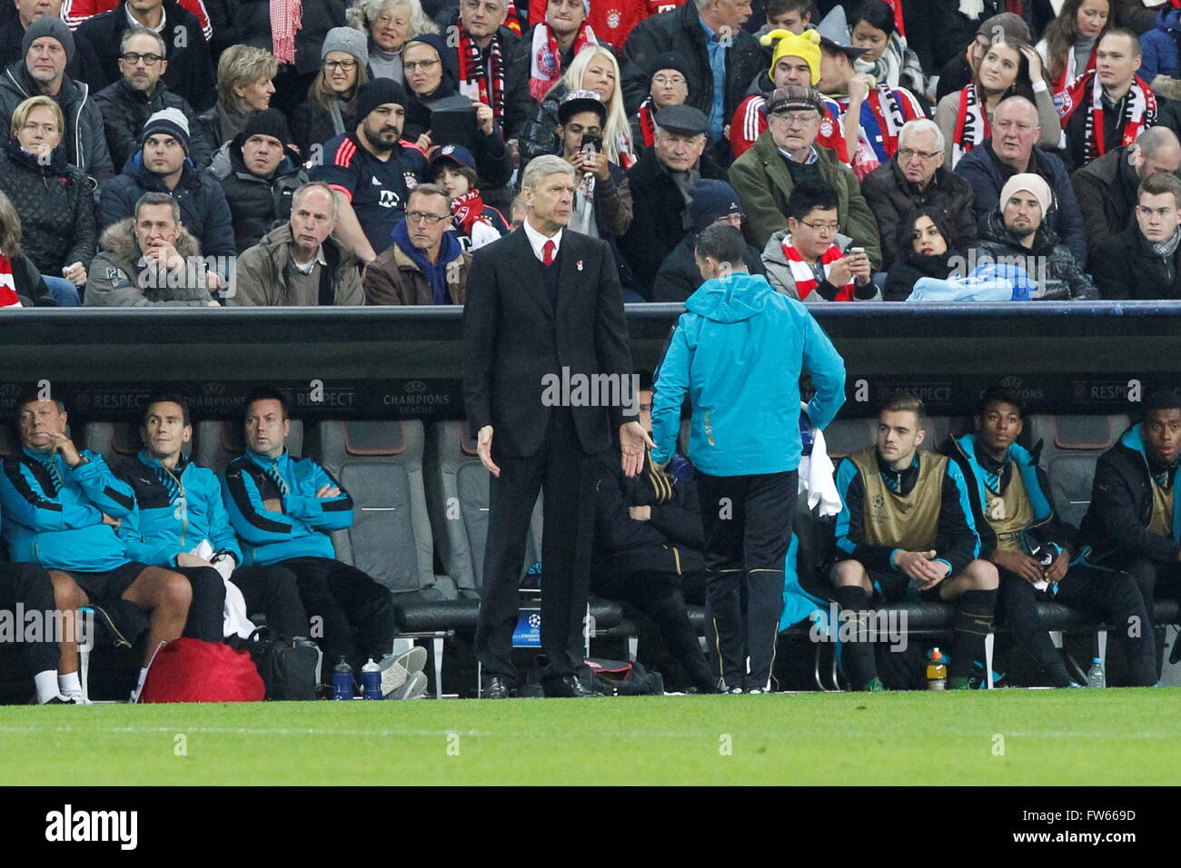 Arsene Wenger Coach in action during the match Champions League Bayern  Munich - FC Arsenal at the Allianz Arena, Munich Stock Photo - Alamy