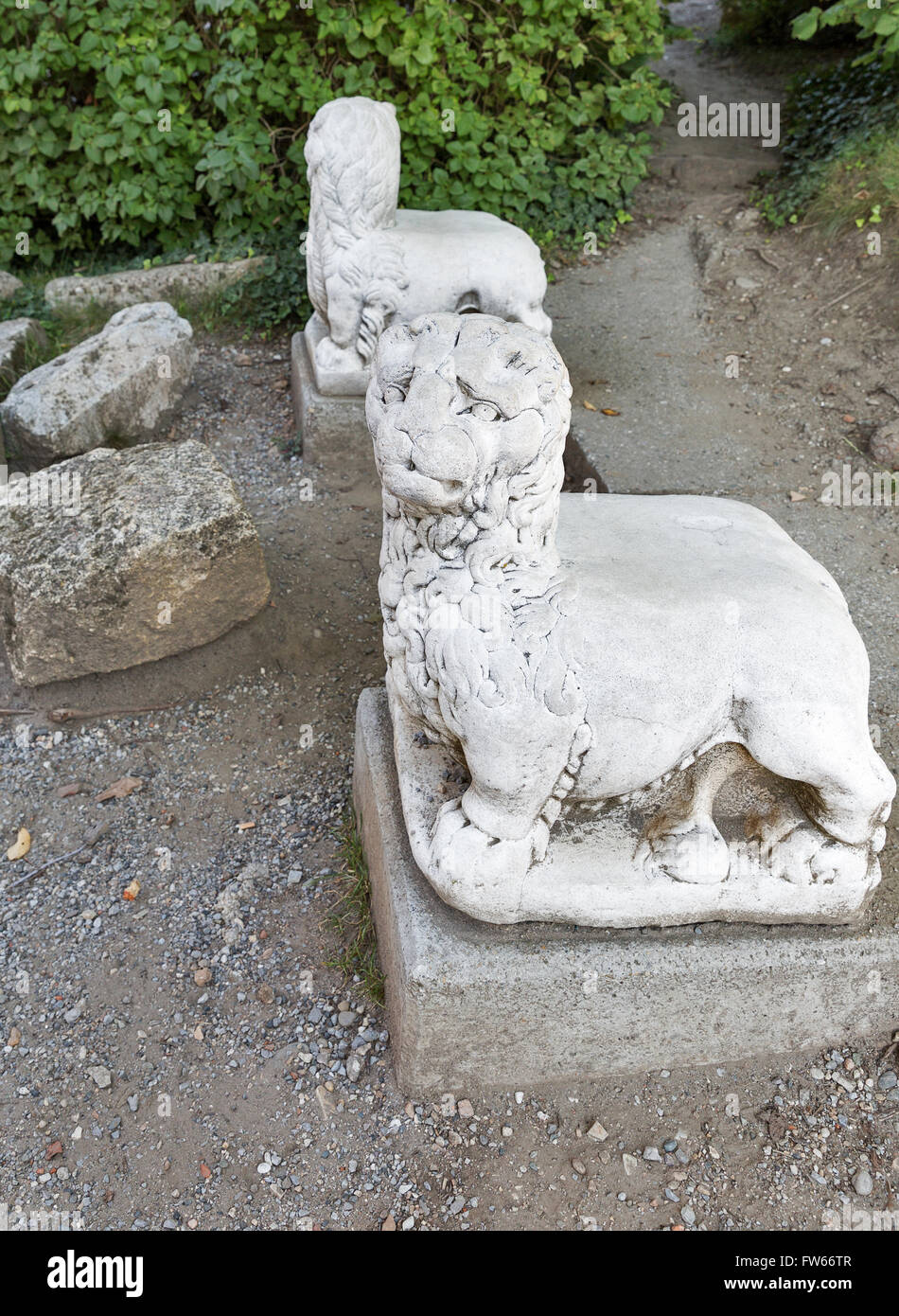 Stone park bench in the form of lion outdoor. Graz park Schlossberg ...