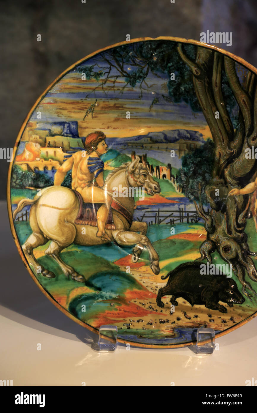 Lusterware plate made by Mastro Giorgio Andreoli display in Palazzo del Consoli (Palace Consuls) Gubbio,Umbria,Italy Stock Photo