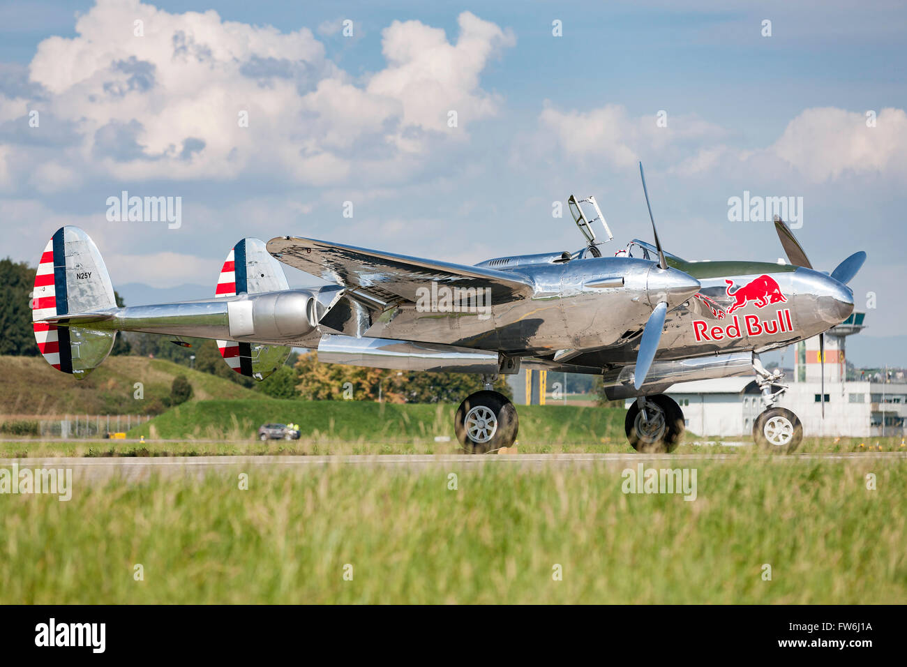 Lockheed P-38L Lightning N25Y operated by Red Bull’s “The Flying Bulls” Stock Photo