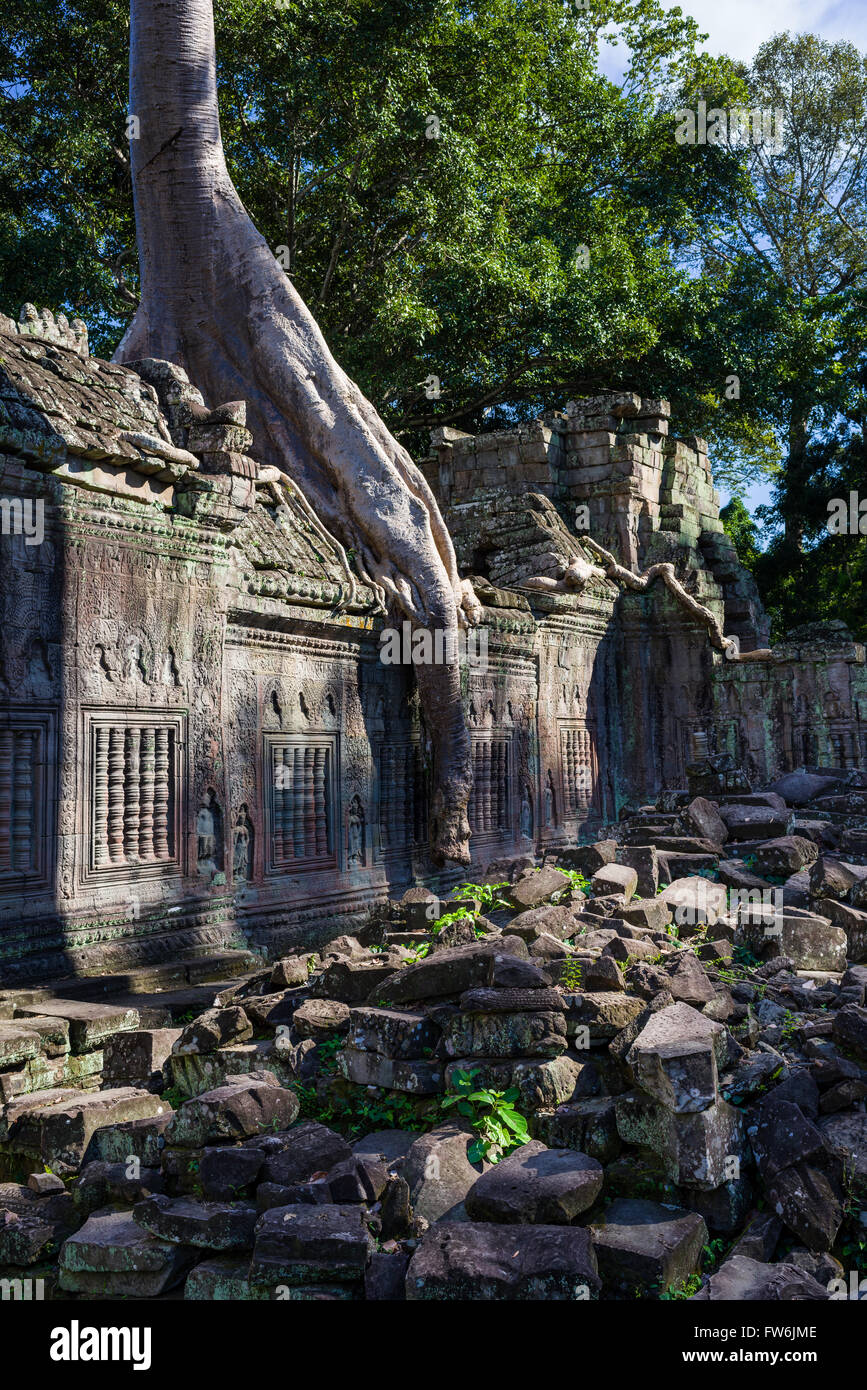 Ruins of city stone wall with ancient carvings Stock Photo - Alamy