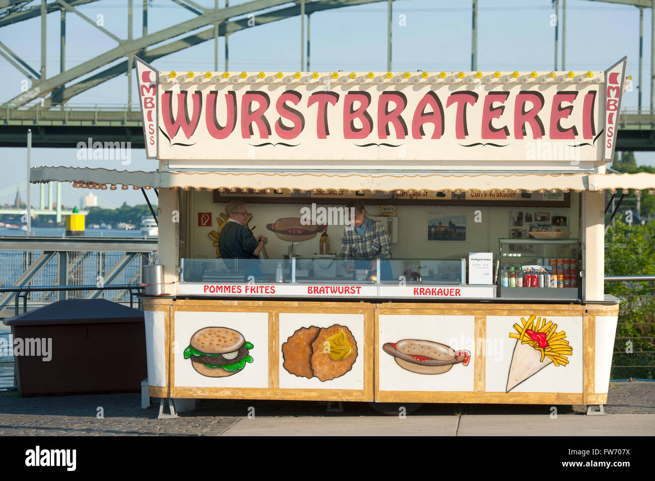 Köln, Neustadt-Süd, Rheinauhafen, Wurstbraterei, Imbisswagen bekannt aus dem Kölner Tatort Stock Photo