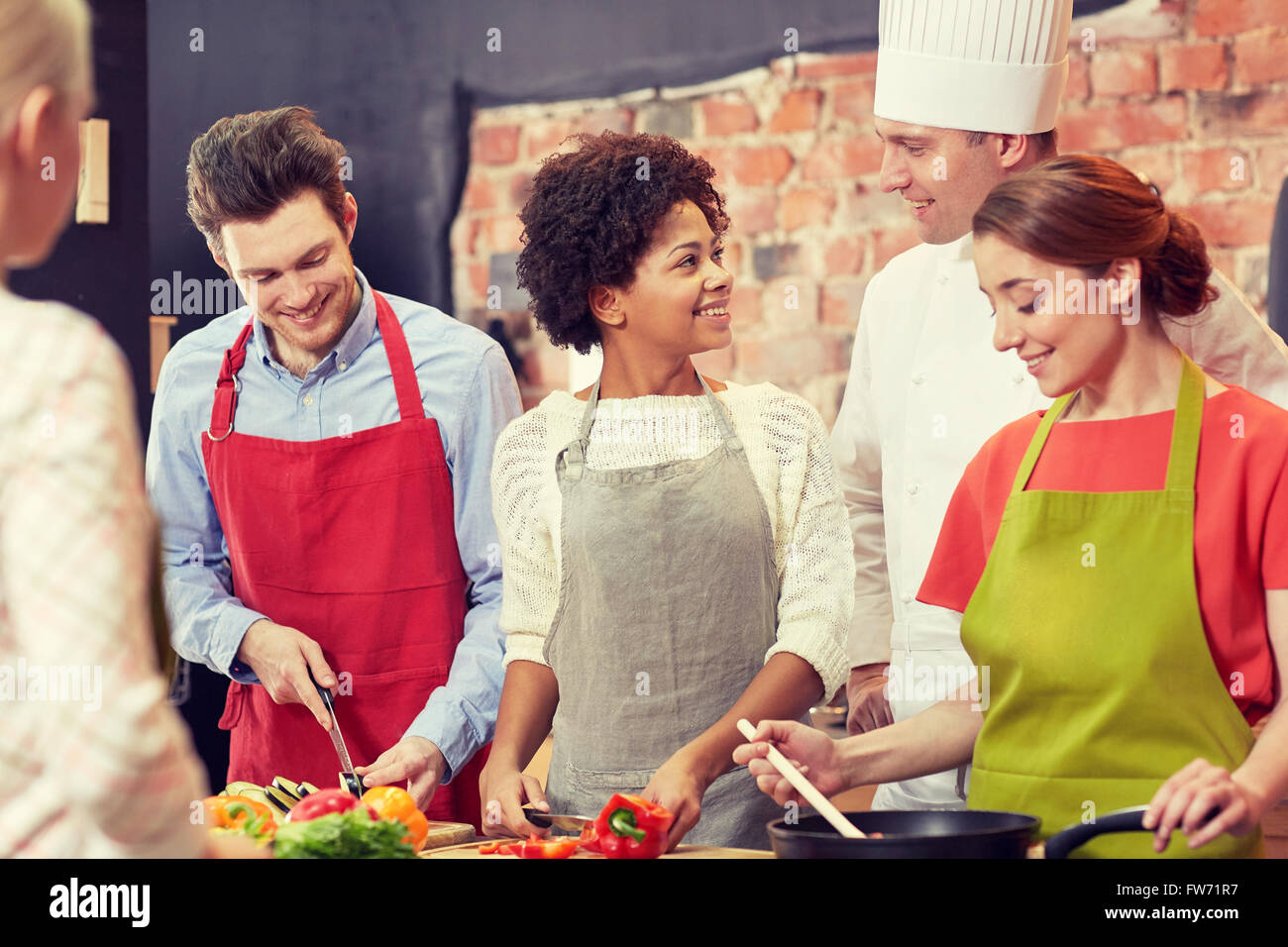Family cooking class hi-res stock photography and images - Alamy
