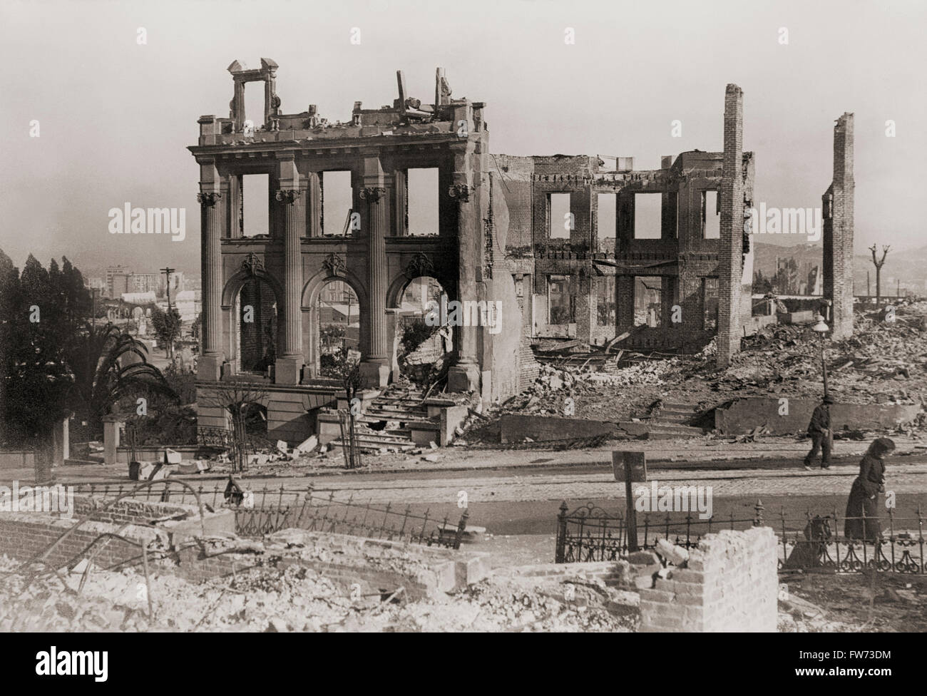 Ruins in San Francisco, California, United States of America, after the earthquake of April 18, 1906.  After an original photograph by photographer Arnold Genthe, 1869-1942. Stock Photo