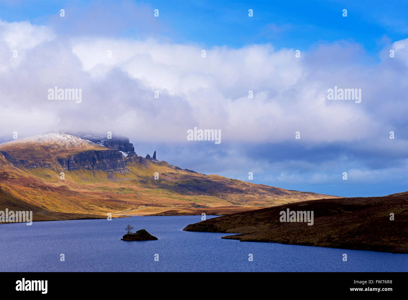 Loch Leathan and the Old Man of Storr, Isle of Skye Scotland UK Stock Photo