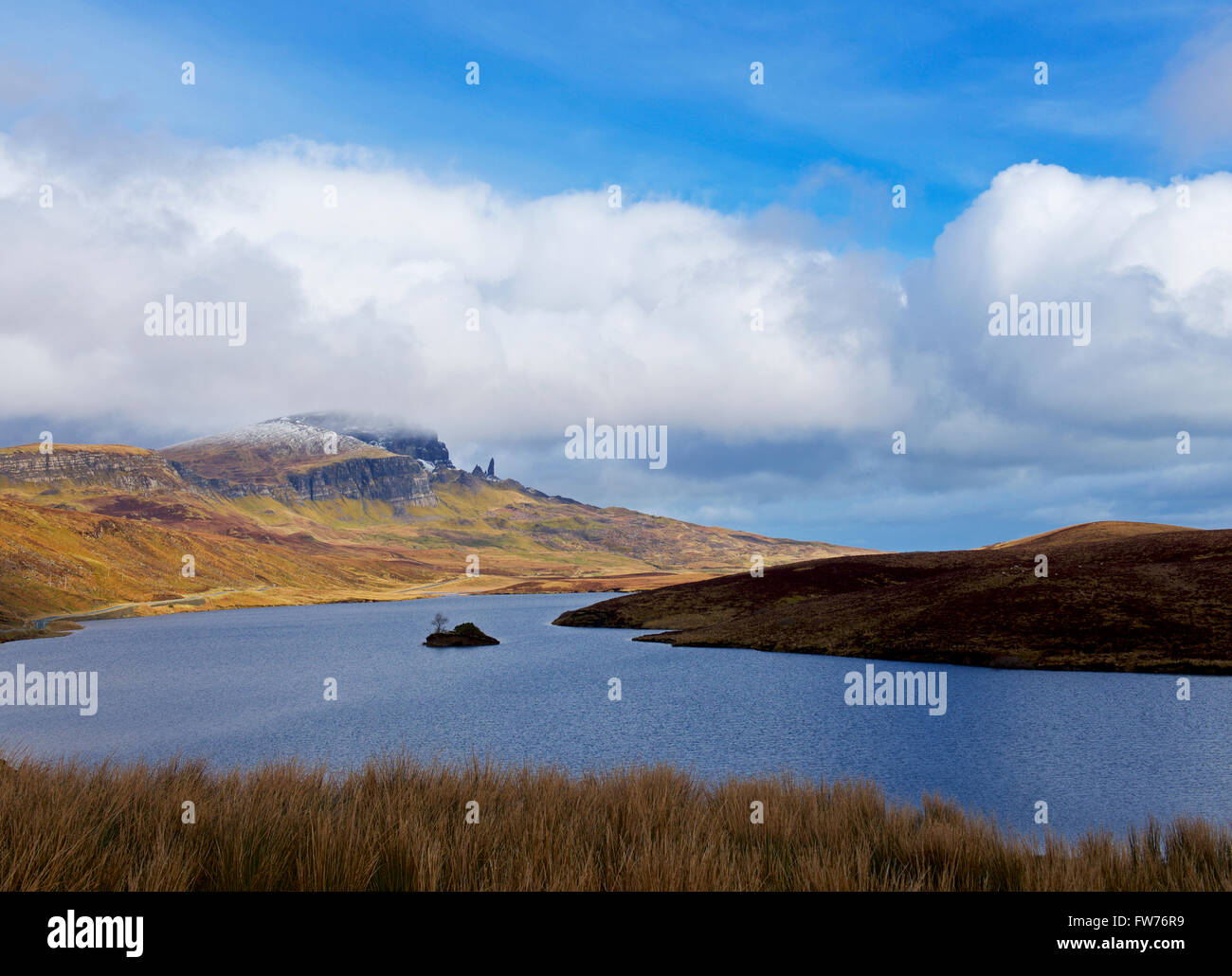 Loch Leathan and the Old Man of Storr, Isle of Skye Scotland UK Stock Photo