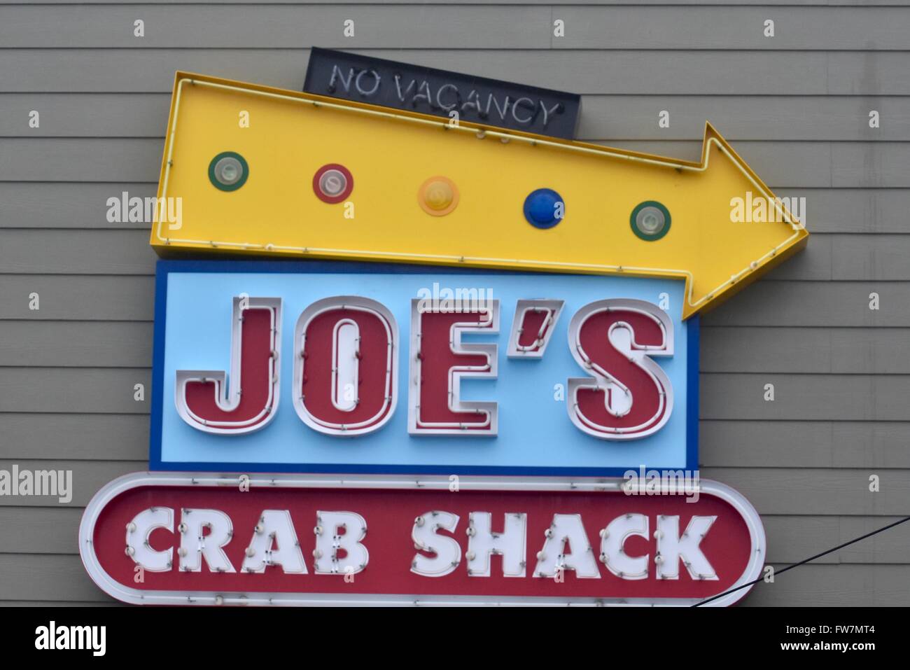 A Joes Crab Shack store logo on a store in Maryland Stock Photo Alamy