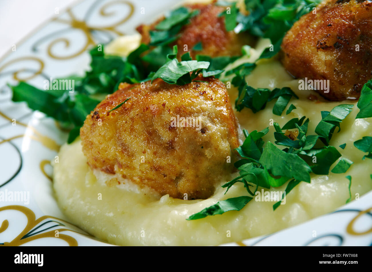 Terbiyeli Kofte Turkish meatballs with sauce Stock Photo Alamy
