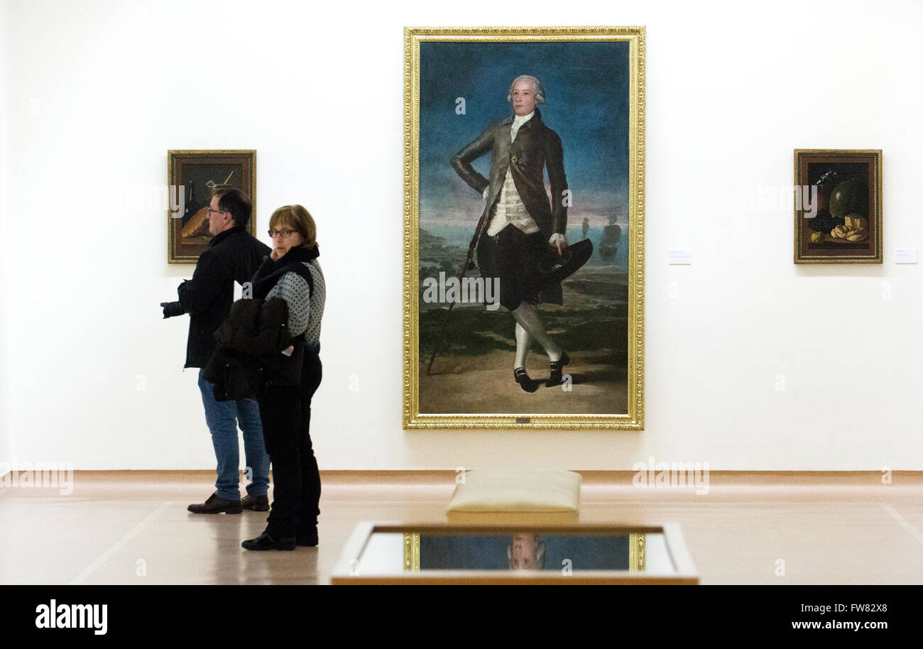Oviedo, Spain. 31st March, 2016. Visitors with oil painting 'Retrato de Gaspar Melchor de Jovellanos' (1780) of Francisco de Goya behind them during the reopening of Museum of Fine Arts of Asturias on March 31, 2016 in Oviedo, Spain. Credit:  David Gato/Alamy Live News Stock Photo