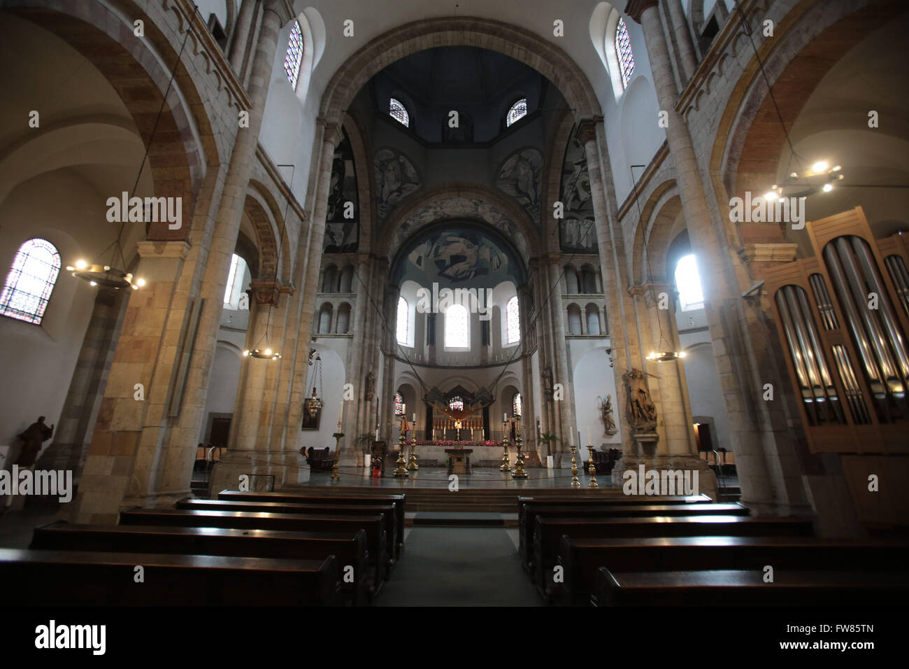 Cologne, Germany. 01st Apr, 2016. The St. Aposteln church in Cologne, Germany, 01 April 2016. The funeral service for former FDP (Free Democratic Party) chairman Guido Westerwelle is taking place in the church in downtown Cologne on 02 April 2016. Photo: OLIVER BERG/dpa/Alamy Live News Stock Photo