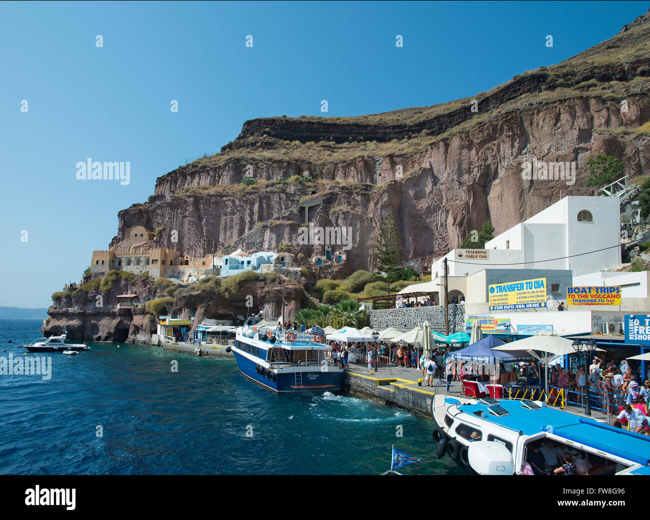 Santorini port hi-res stock photography and images - Alamy