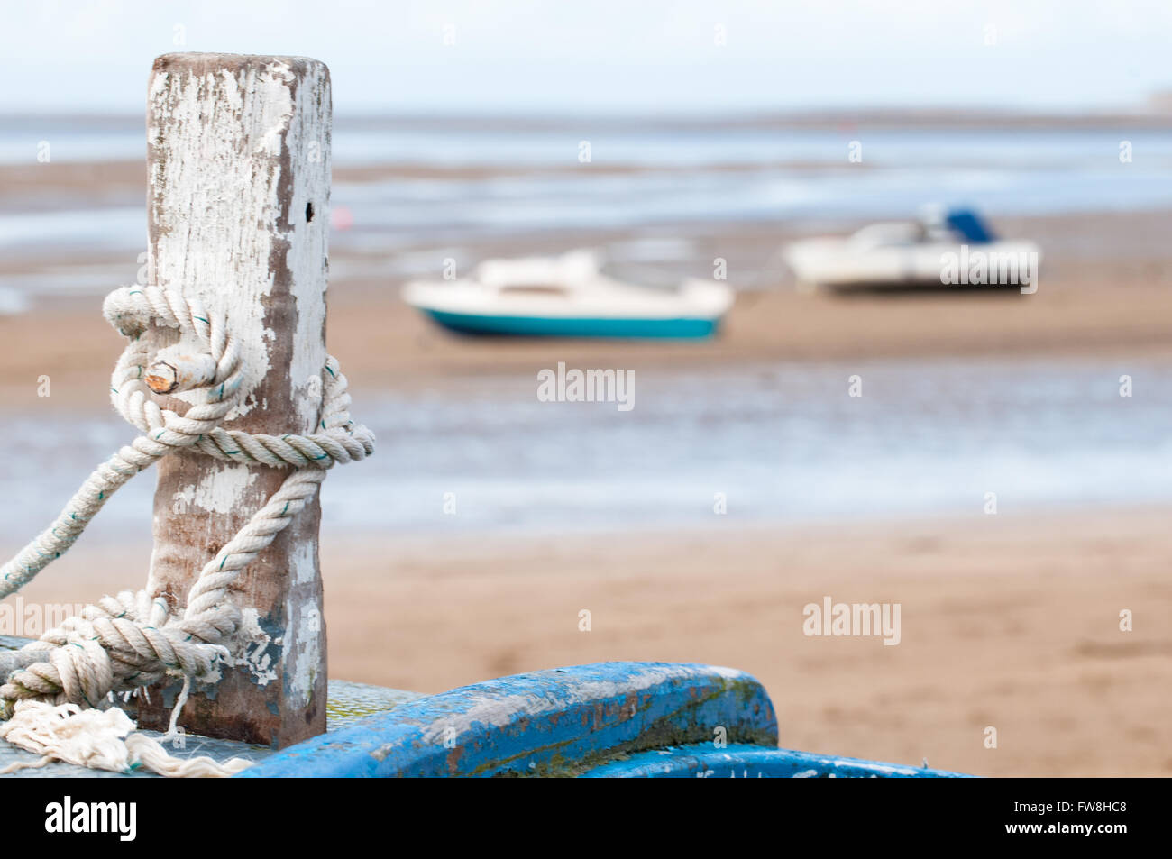 Boat tied up hi-res stock photography and images - Alamy