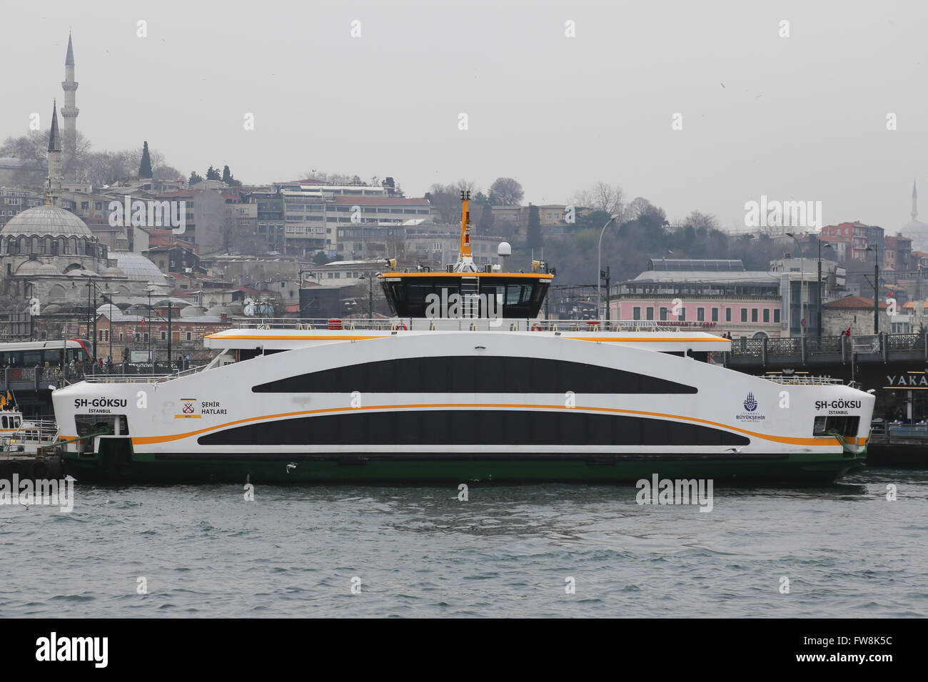 Sehir Hatlari ferry waiting in Eminonu Port Stock Photo Alamy