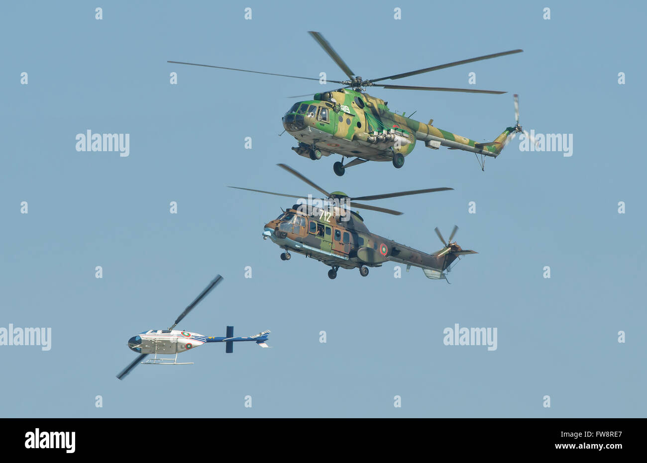 Low flying helicopters hi-res stock photography and images - Alamy
