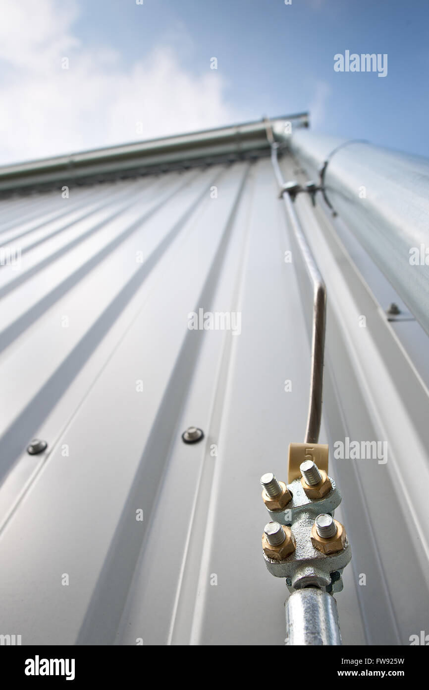 Wire lightning conductor hires stock photography and images Alamy