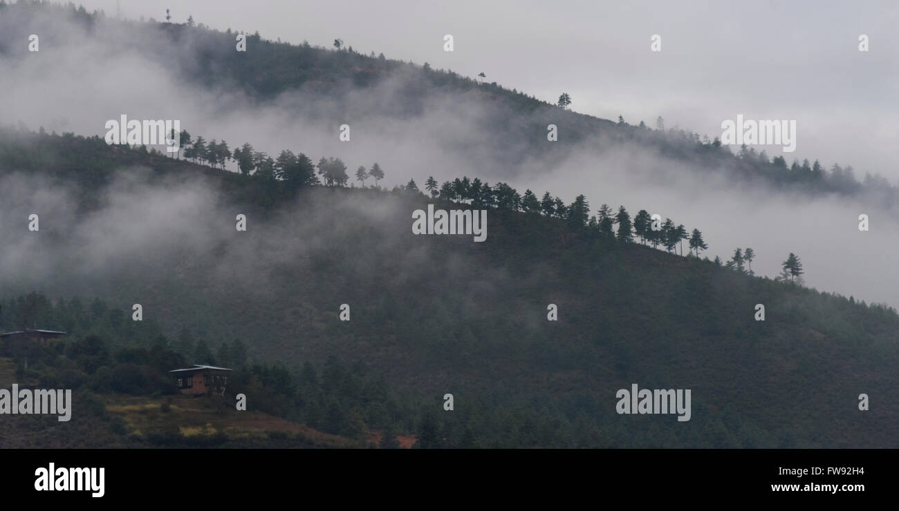 Fog over hill hi-res stock photography and images - Alamy