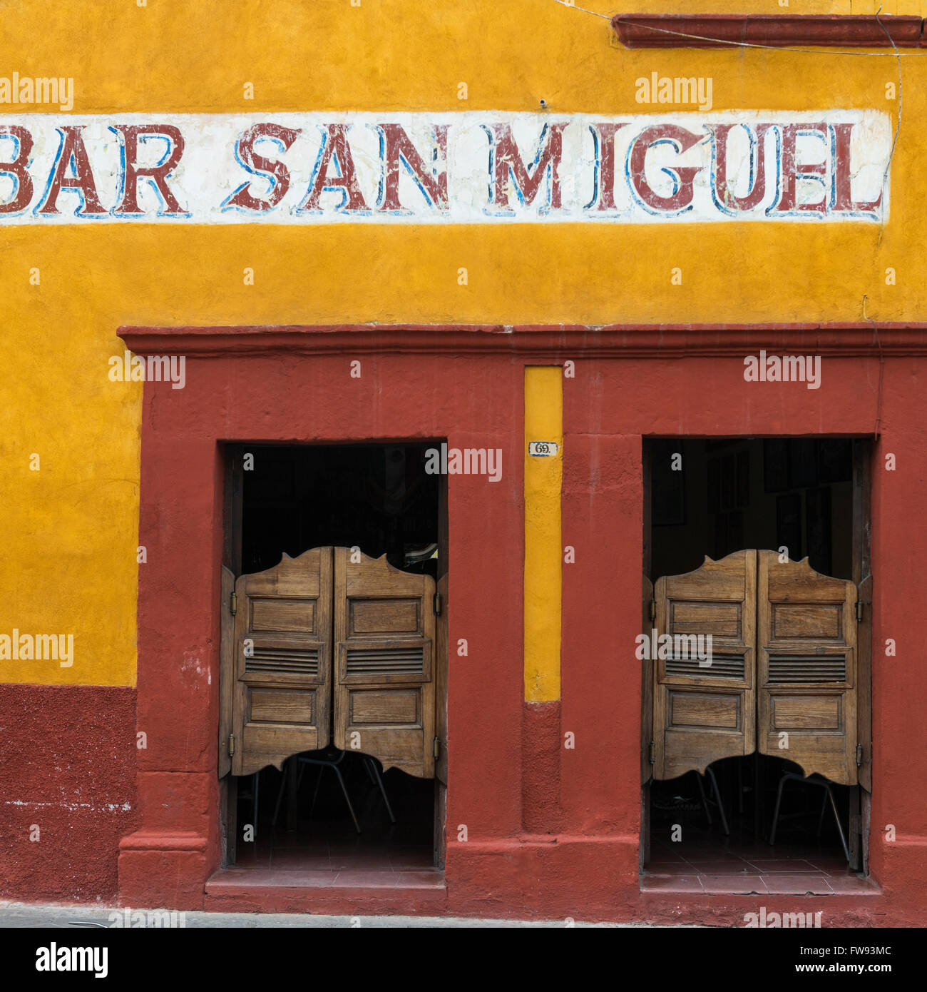 Barra de bar Interior - exterior - San miguel - Mideco