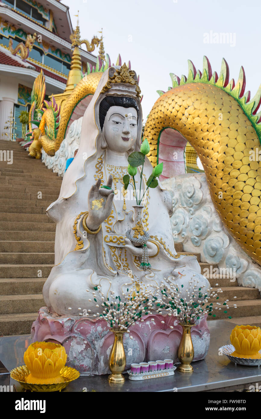 Guan Yin statue at the entrance to the Wat Huay Pla Kang temple, Kuan Yin, Chiang Rai Province, Northern Thailand, Thailand Stock Photo