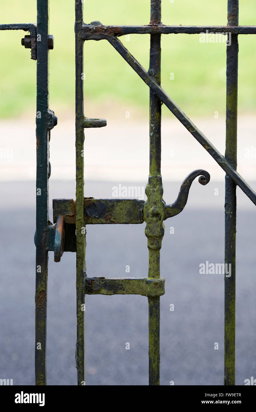 Rusty gates hi-res stock photography and images - Alamy