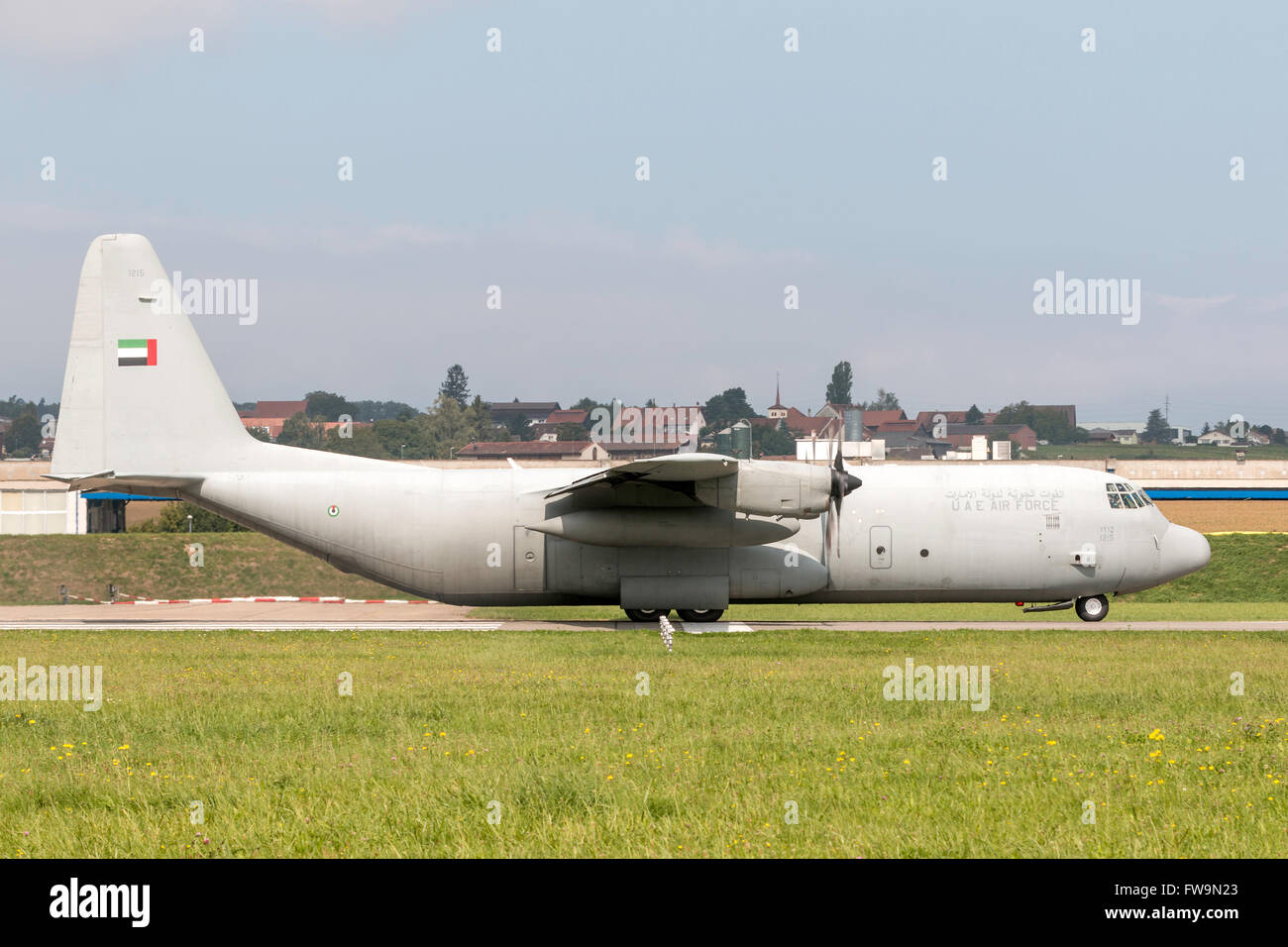 Lockheed C 130 L 100 30 Hercules Transport Aircraft From The United Arab Emirates Uae Air Force Stock Photo Alamy Lockheed C 130 L 100 30 Hercules Transport Aircraft From The United Arab Emirates Uae Air Force Stock Photo Alamy