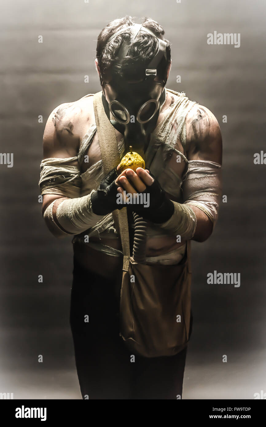 Smoke inhalation mask hires stock photography and images Alamy