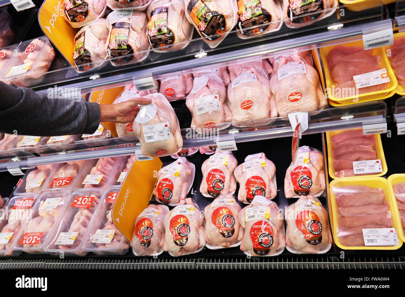 Supermarket and chicken hires stock photography and images Alamy