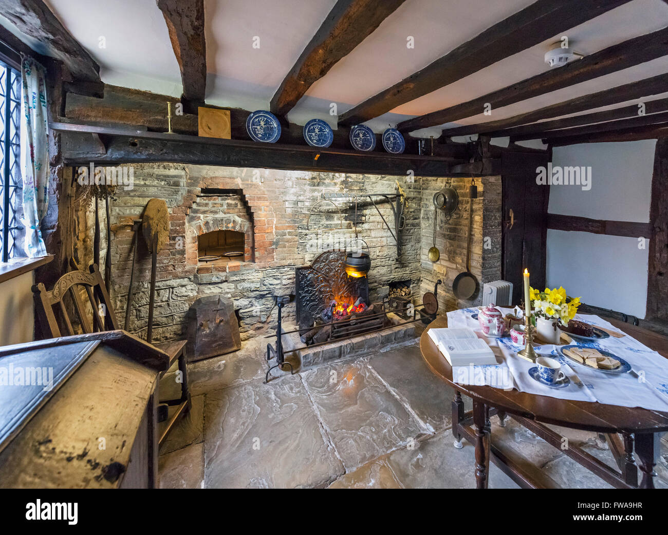 Kitchen In Anne Hathaway S Cottage Part Of The Original House Dating Stock Photo Alamy