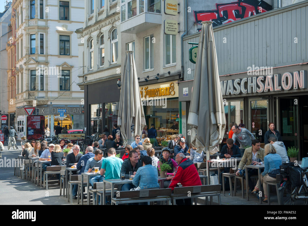 Köln, Altstadt-Nord, Ehrenstrasse. Cafe Waschsalon und Bäckerei Zimmermann Stock Photo